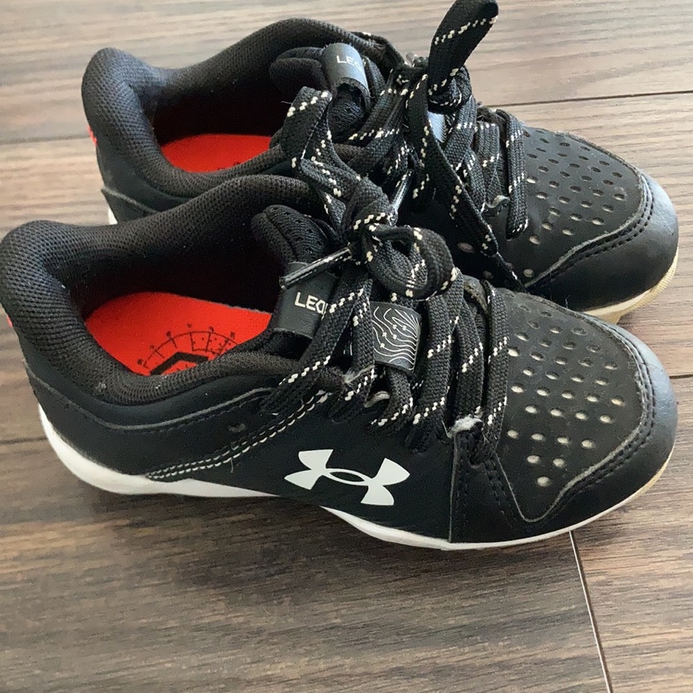 Under Armour tball cleats size 9